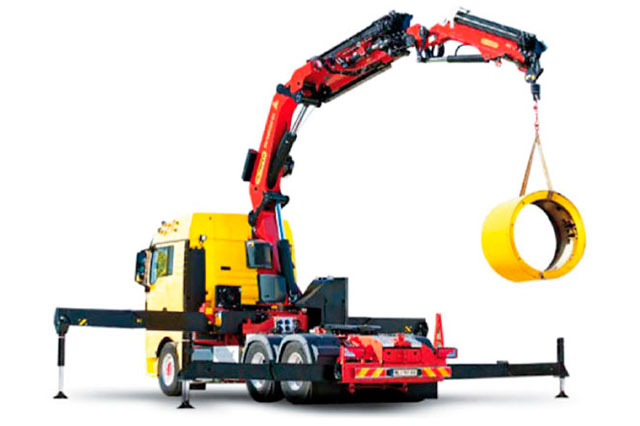 Crane trailer for heavy transport